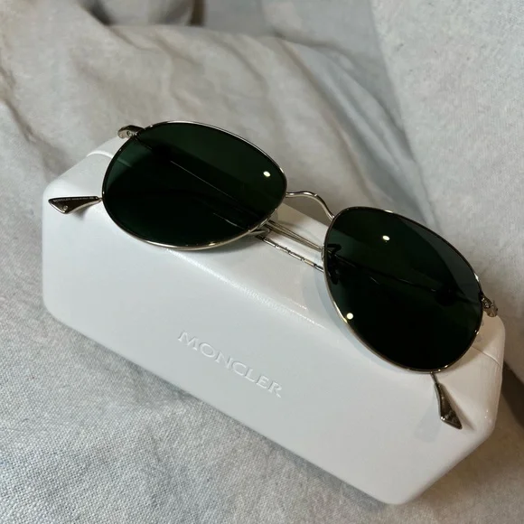 Moncler Black Aviator Sunglasses with White Case Moncler | Accessories | Moncler Black Aviator Sunglasses  main image 2